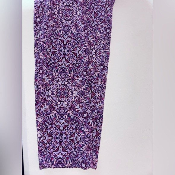 Terra & Sky Purple Leaf Pattern Leggings - Picture 6 of 10